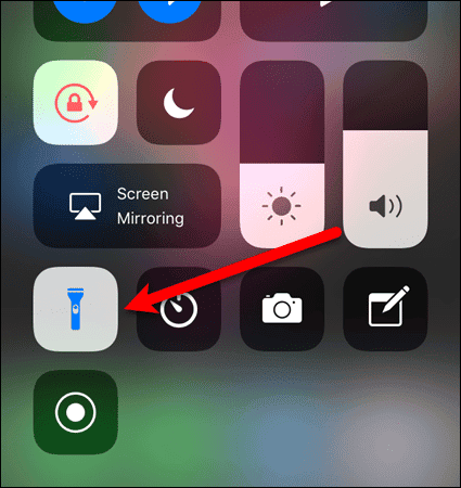 Turn on the flashlight on iOS 11