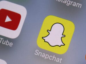 easily post YouTube videos on Snapchat