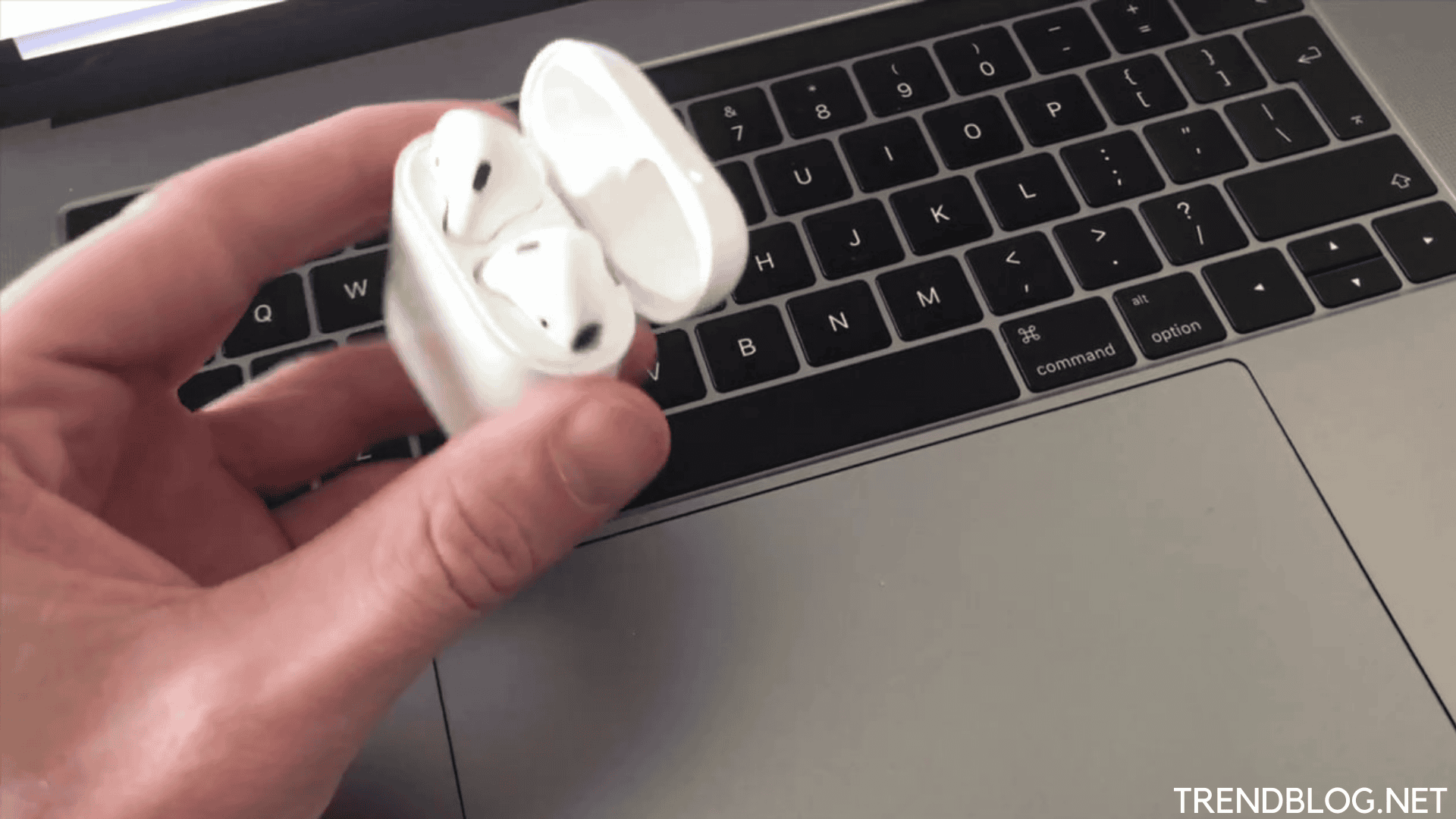  How to connect AirPods to MacBook Using 2 Methods: 2022 Updated