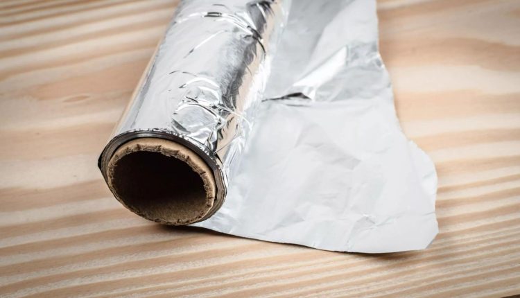 how to make solar panel with aluminum foil and household items