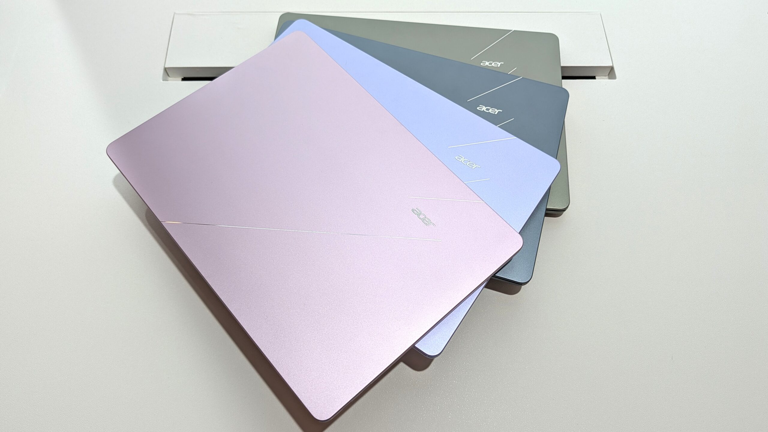 Acer Swift Air 14 vs. Dell XPS 13: Which $699 Laptop is Better?