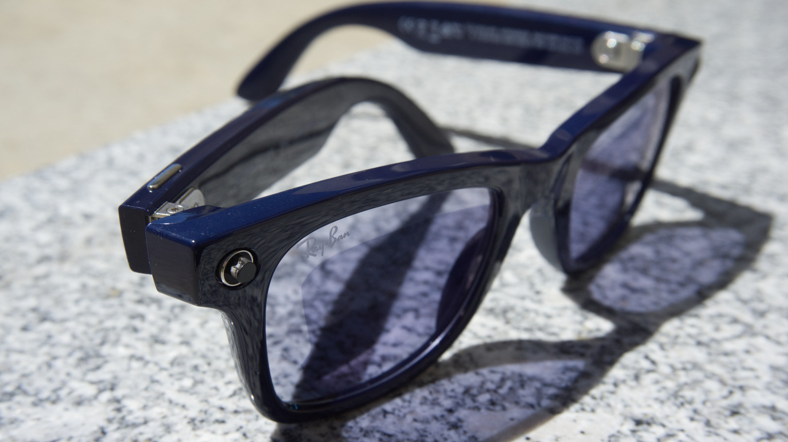 Meta Glasses Privacy Hack: Light-Blocking Stickers Bypass Recording LED